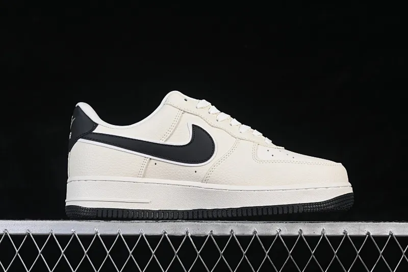 All Categories Nk Air Force 1 Air Force Series Nk Air Force 1 Low Air Force Low Nike Air Force 1'07 Low Co-branded Beige and Black Hook Air Force 1 Low-top Casual Shoes LD1999-001